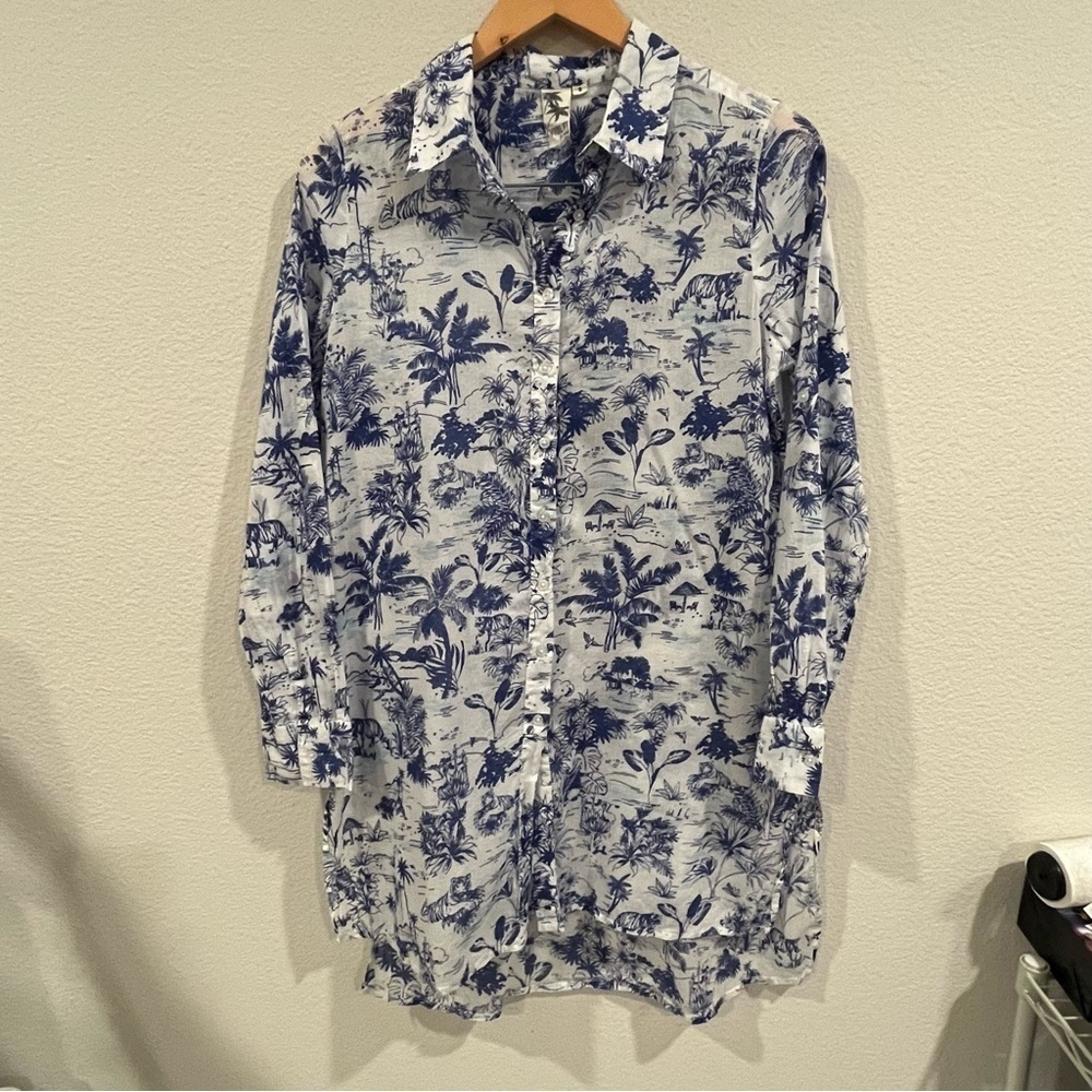 Violet Sky size small blue and white tropical novelty print shirt dress coverup